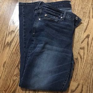Women’s modern skinny jeans